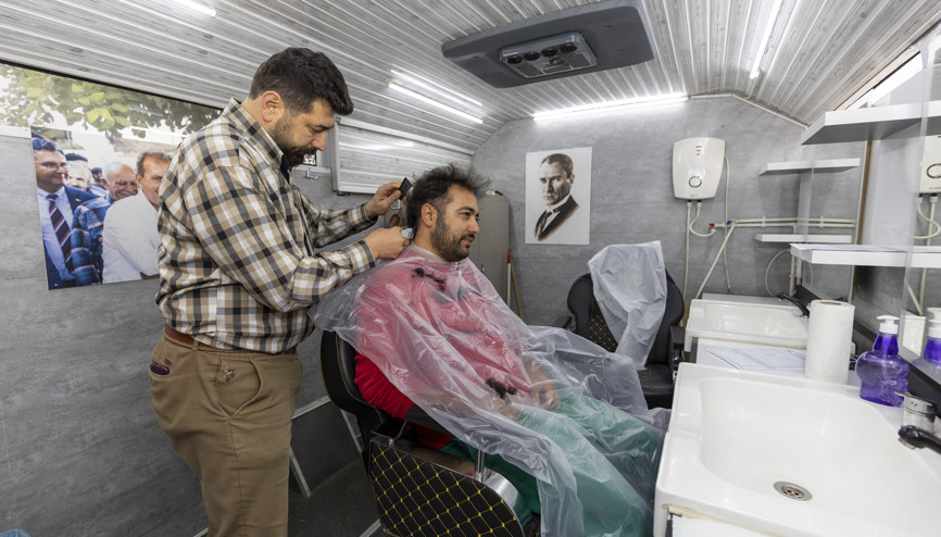 Büyükşehir mobil kuaför aracı 30 bini aşkın vatandaşa ulaştı