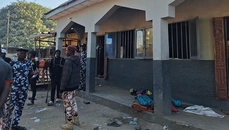 Nijeryada camiye bombalı saldırı: 5 kişi hayatını kaybetti
