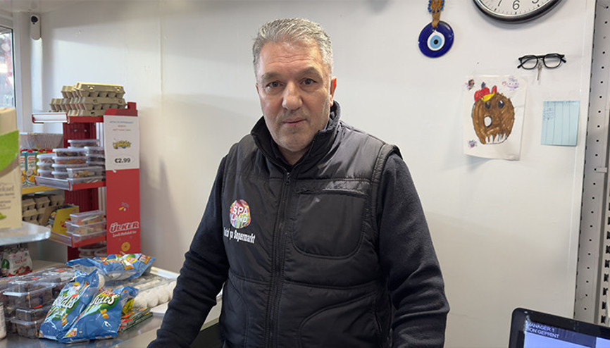 Türk market sahibi Hollandanın gündemine oturdu: Hırsızı şişeyle kovaladı