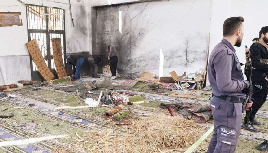 En az 8 ölü… Suriye’de camiye bombalı saldırı