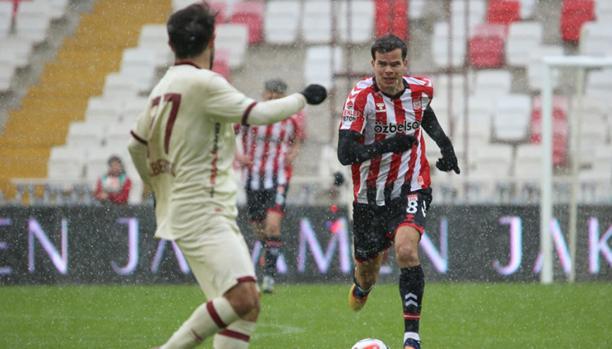 Özbelsan Sivasspor evinde 2 golle kazandı