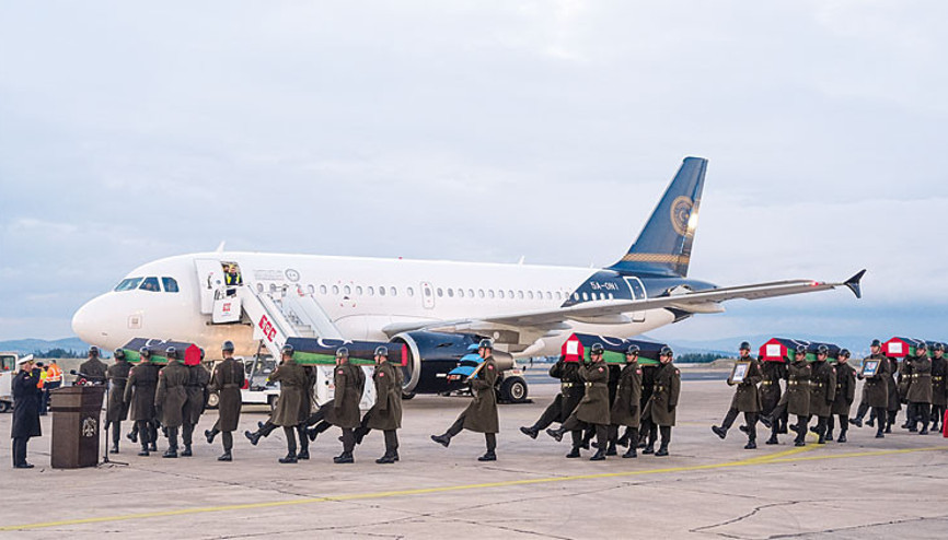 Jet kazasında ölen Libyalı komutanlara hüzünlü uğurlama