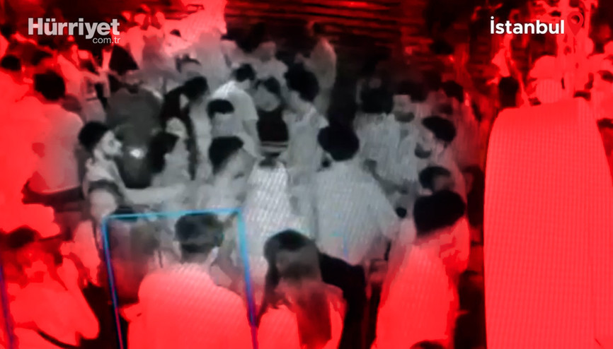 Beyoğlu’nda eğlence mekanında sarkıntılık iddiası; kafa attı cam bardakla yaraladı