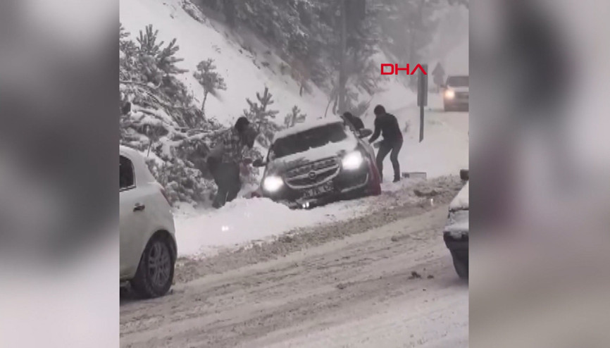 Uludağ, günübirlik tatilcilerin akınına uğradı Uludağ, günübirlik tatilcilerin akınına uğradı