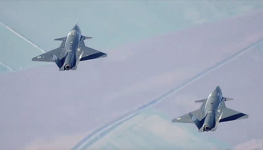 Bakan Yerlikayadan kol uçuşu ile ilke imza atan Bayraktar KIZILELMA paylaşımı