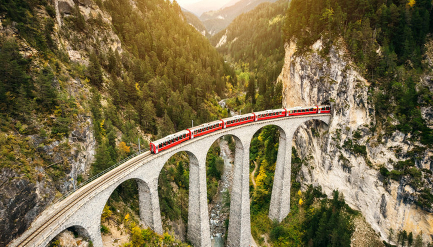 2026 tren seyahatinde yeni dönem: Hız, lüks ve sınırları aşan hatlar 2026 tren seyahatinde yeni dönem: Hız, lüks ve sınırları aşan hatlar