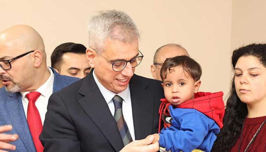 Bakan Memişoğlu, Kahirede Filistinli hastaları ziyaret etti