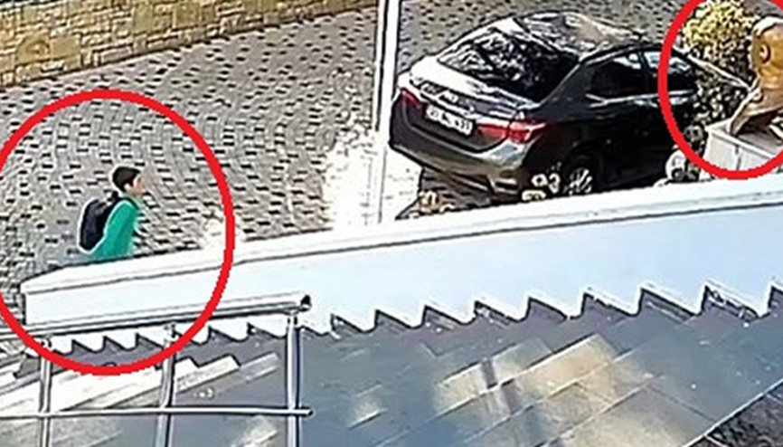 Diyarbakırdaki küçük çocuğun Atatürk büstü görüntüsü gündem oldu