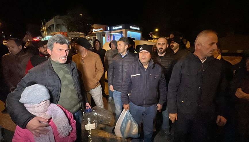 Edirnede 10 gündür suların akmadığı mahalleliden tepki Edirnede 10 gündür suların akmadığı mahalleliden tepki