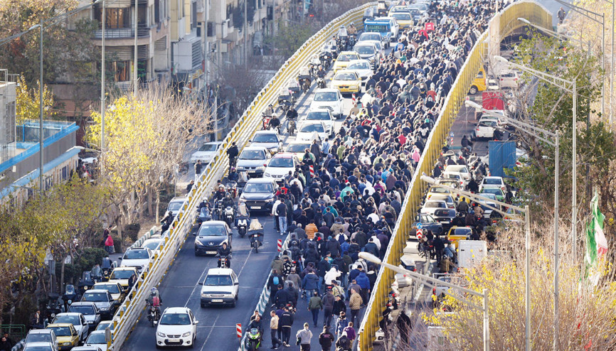 İran’da ‘riyal’ protestoları