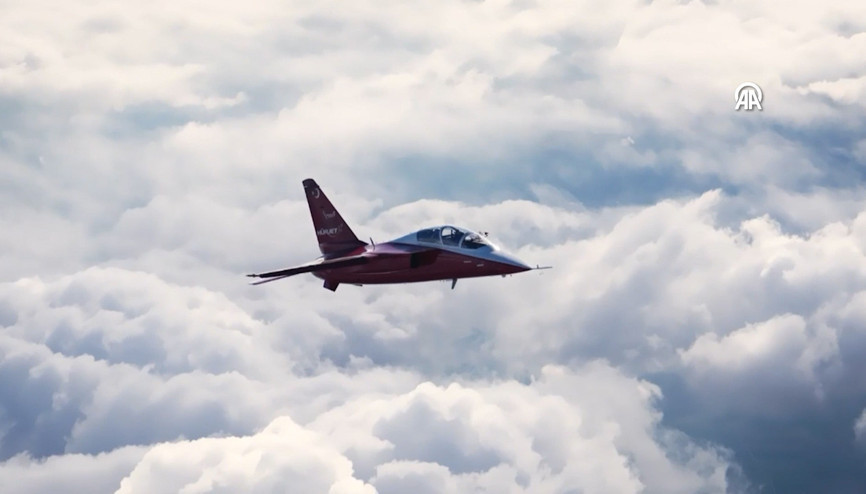 HÜRJET’in İspanya’ya satışında imzalar atıldı HÜRJET’in İspanya’ya satışında imzalar atıldı