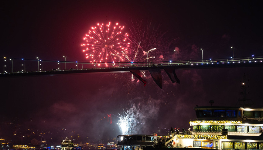 Türkiyenin dört bir yanında yeni yıl coşkusu