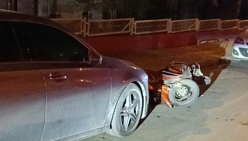 Park halindeki otomobile çarpan motosikletin, alkollü ve ehliyetsiz sürücüsü yaralandı Park halindeki otomobile çarpan motosikletin, alkollü ve ehliyetsiz sürücüsü yaralandı