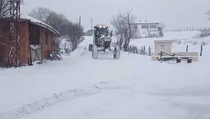 Amasya’da 180 köy yolu kardan kapandı