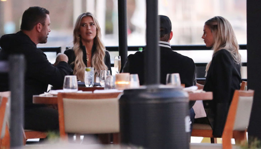 Dünya alem dostça ayrılık görsün... Eski kocası, yeni sevgilisi... 2026ya hep birlikte girdiler