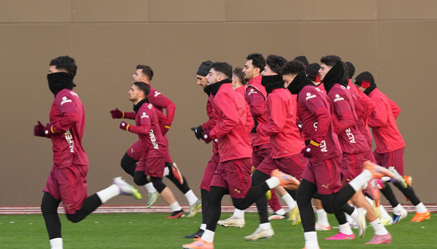 Galatasarayda Trabzonspor maçı hazırlıkları sürüyor