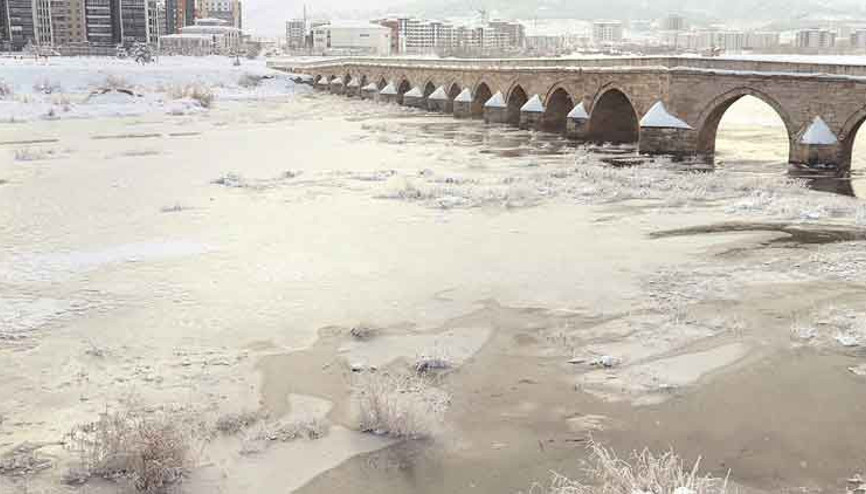 Türkiye’de buz devri: Termometreler eksi 24’ü gördü
