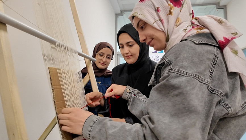 Bilim Kafede kızık kilimi