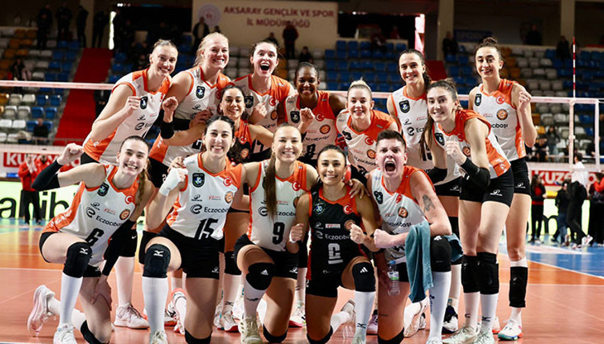 Eczacıbaşı Dynavit, 5 setlik mücadeleden galip ayrıldı