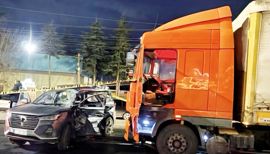 Cinayet gibi kaza: 1 ölü 5 yaralı Cinayet gibi kaza: 1 ölü 5 yaralı