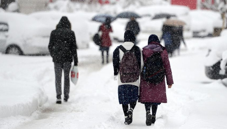 Birçok il ve ilçede kar nedeniyle eğitime ara verildi