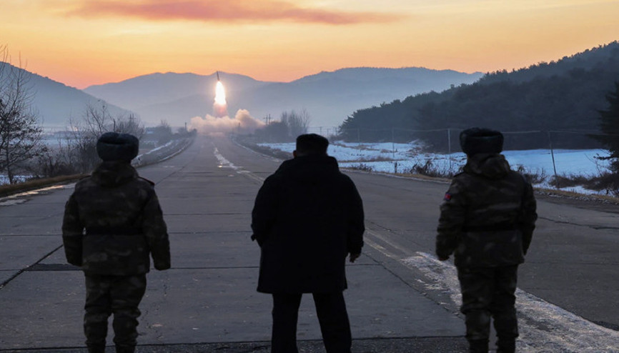 Kuzey Kore, hipersonik füzeyle tatbikat gerçekleştirdi
