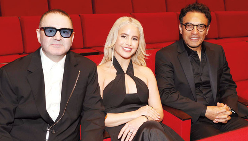 Galaya ünlü akını