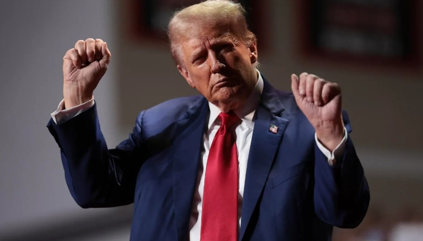 ABD Başkanı Trump gündemden düşmüyor: Alışılmadık hareketleri dikkat çekti... Washingtonda sıra dışı anlar