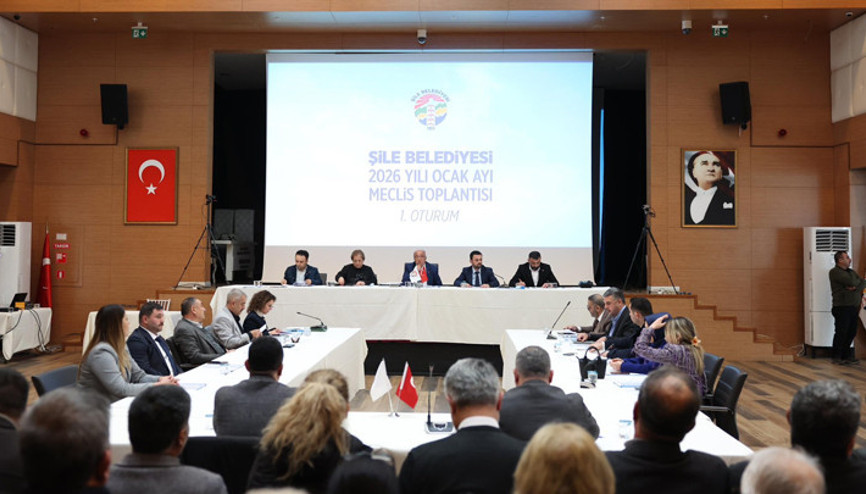 Şile Belediyesi meclis toplantısında tartışma çıktı Üyelere rüşvet verildi iddiası...