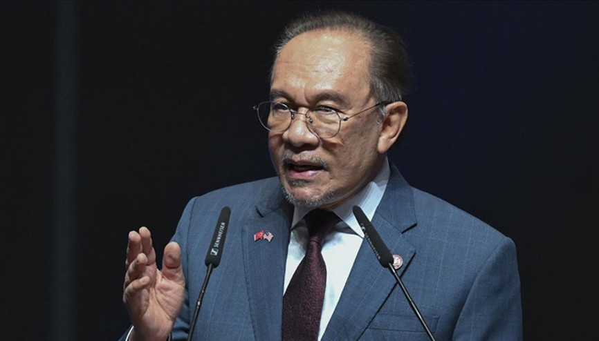 Maleyza lideri Enver Anıtkabirde