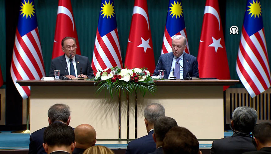 Malezya Başbakanı Enver: İslam dünyasına yaptığınız liderlikten dolayı teşekkür etmek istiyorum