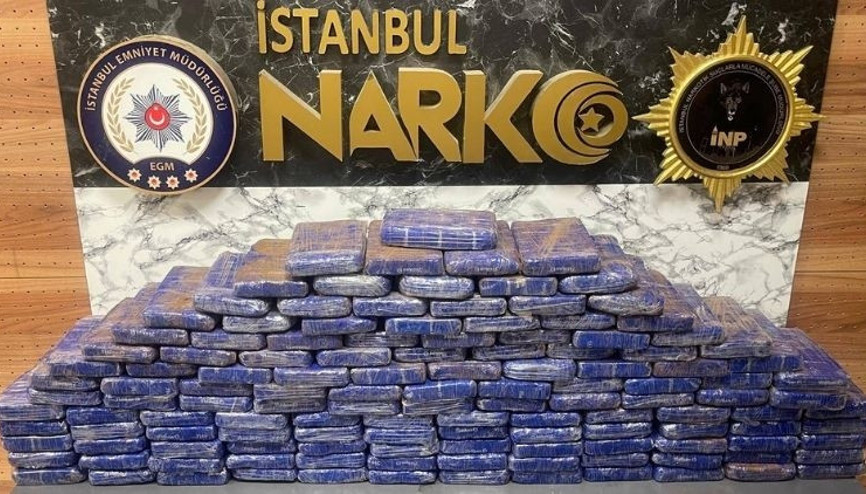 Uyuşturucu tacirlerine darbe... Durdurulan otomobilde 88 kilo eroin ele geçirildi