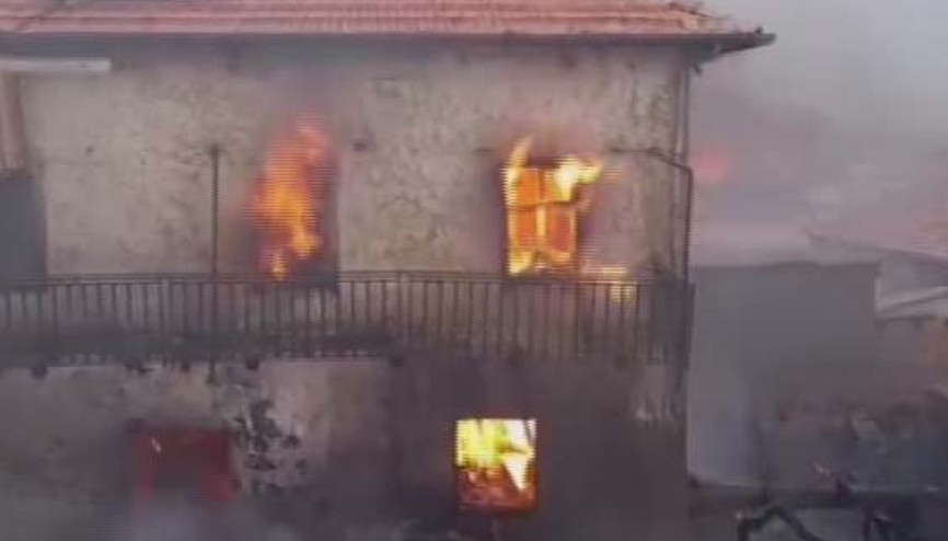 Konyada fırtına yangına neden oldu