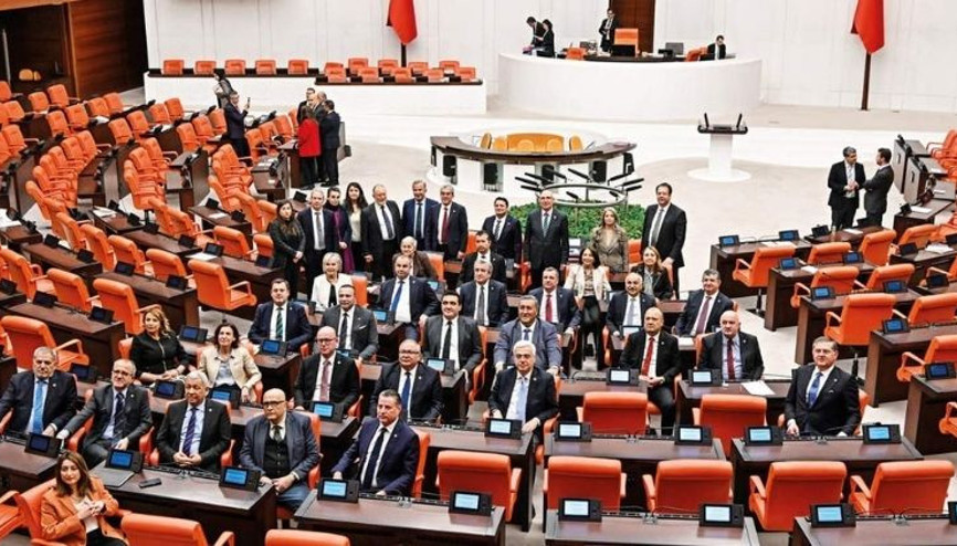CHP’liler Genel Kurul’da nöbette
