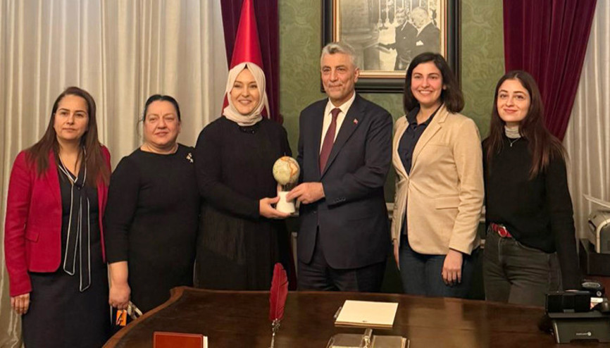 Ticaret Bakanı Prof. Dr. Ömer Bolat, USİKAD UK heyetini Londrada kabul etti Ticaret Bakanı Prof. Dr. Ömer Bolat, USİKAD UK heyetini Londrada kabul etti