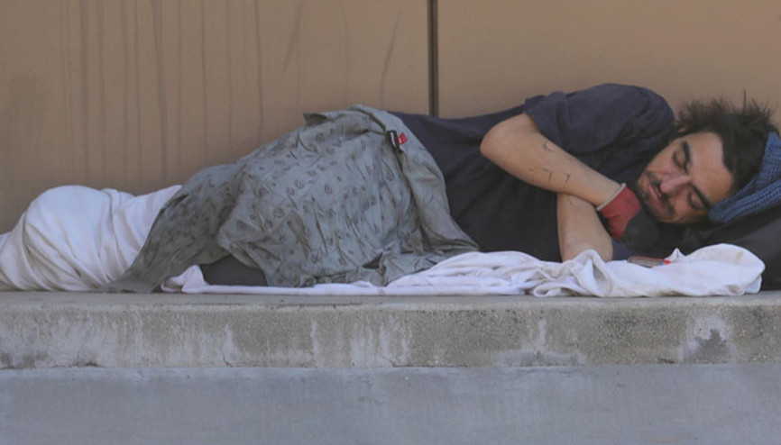 Onun için beslenen son umut da soldu... Eski oyuncu yine sokaklara döndü: Bir kenarda öylece tükenip gidecek