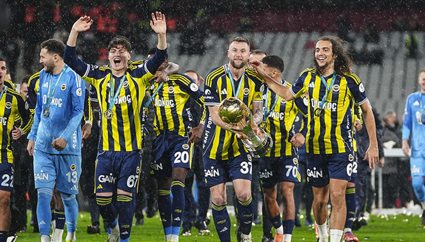 Süper Kupa’yı kazanan Fenerbahçe, 2026 yılına kupayla başladı