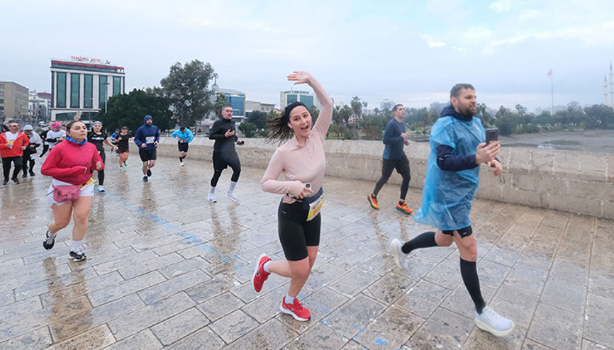 16. Uluslararası Adana Kurtuluş Yarı Maratonu koşuldu