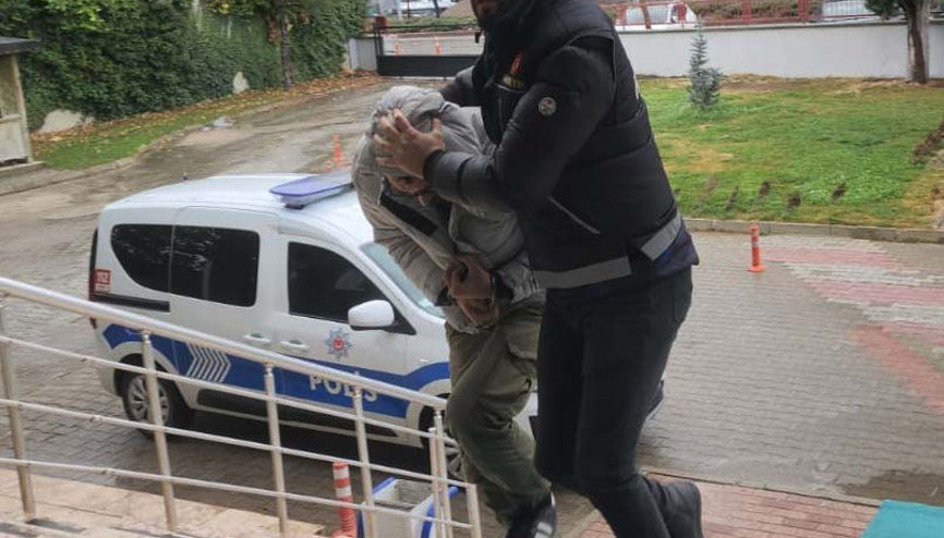 İç çamaşırı ve botunun içine uyuşturucu saklayan 2 şüpheli tutuklandı