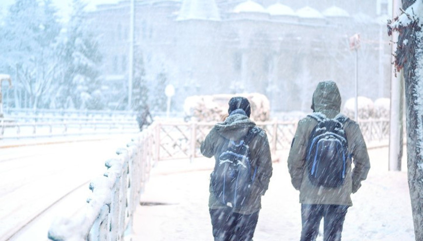 Ankarada okullar tatil mi son dakika haberi.. 12 Ocak Pazartesi (bugün) Ankarada okullar tatil mi oldu Ankara Valiliği açıkladı