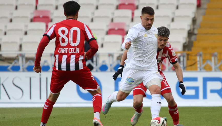 Erzurumspor FK, Sivasta 2 golle kazandı