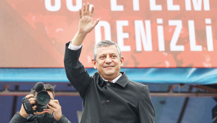 Özgür Özel Denizli’den seslendi: Pijamalılara selam olsun