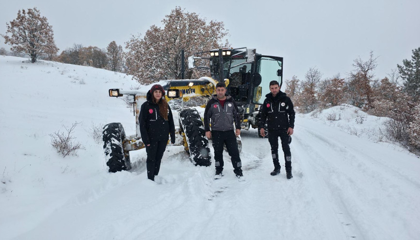 Amasya’da 12 köy yolu kardan kapandı