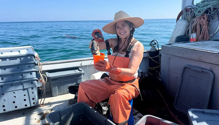 Adını gelmiş geçmiş en zenginler arasına yazdırmıştı… Bir zamanların ünlü modeli balıkçı oldu Güneş doğmadan uyanıp yem doğruyor