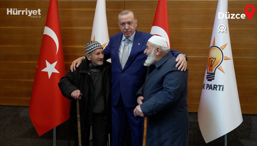 Cumhurbaşkanı Erdoğan AK Parti MYK öncesi vatandaşlarla görüştü