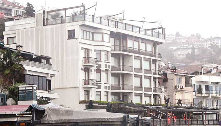 Bebek Otel’in kaçak bölümleri yıkıldı