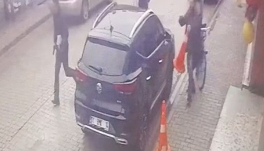 Ders çıkışı dehşet: Çocuğunun eski öğretmenini silahla vurdu