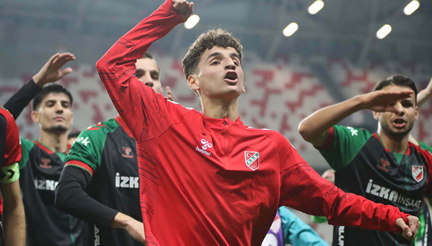 Fenerbahçe, Trabzonspor ve Acun Ilıcalı istiyordu Adem Yeşilyurtun transferi iptal oldu