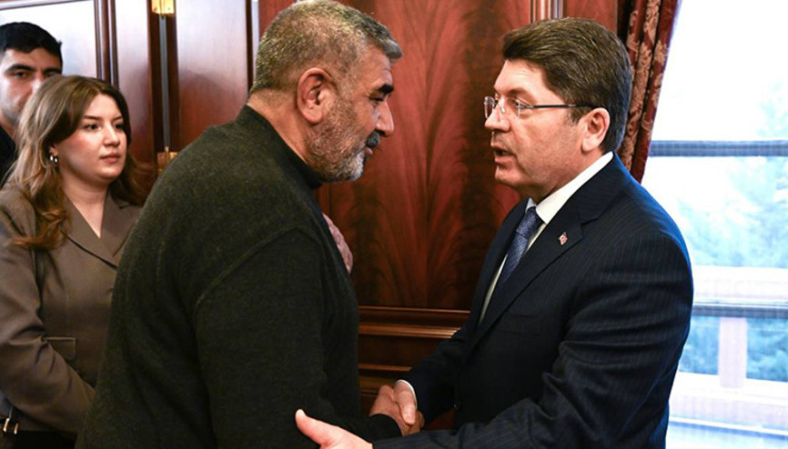 Bakan Yılmaz Tunç, Rojin Kabaişin ailesi ile bir araya geldi