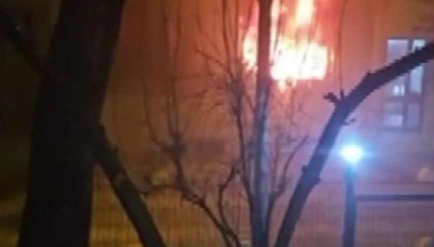 Kadıköyde 4 katlı binada yangın: 1i ağır 8 yaralı